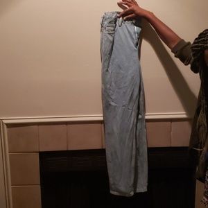 Cute high waisted denim!